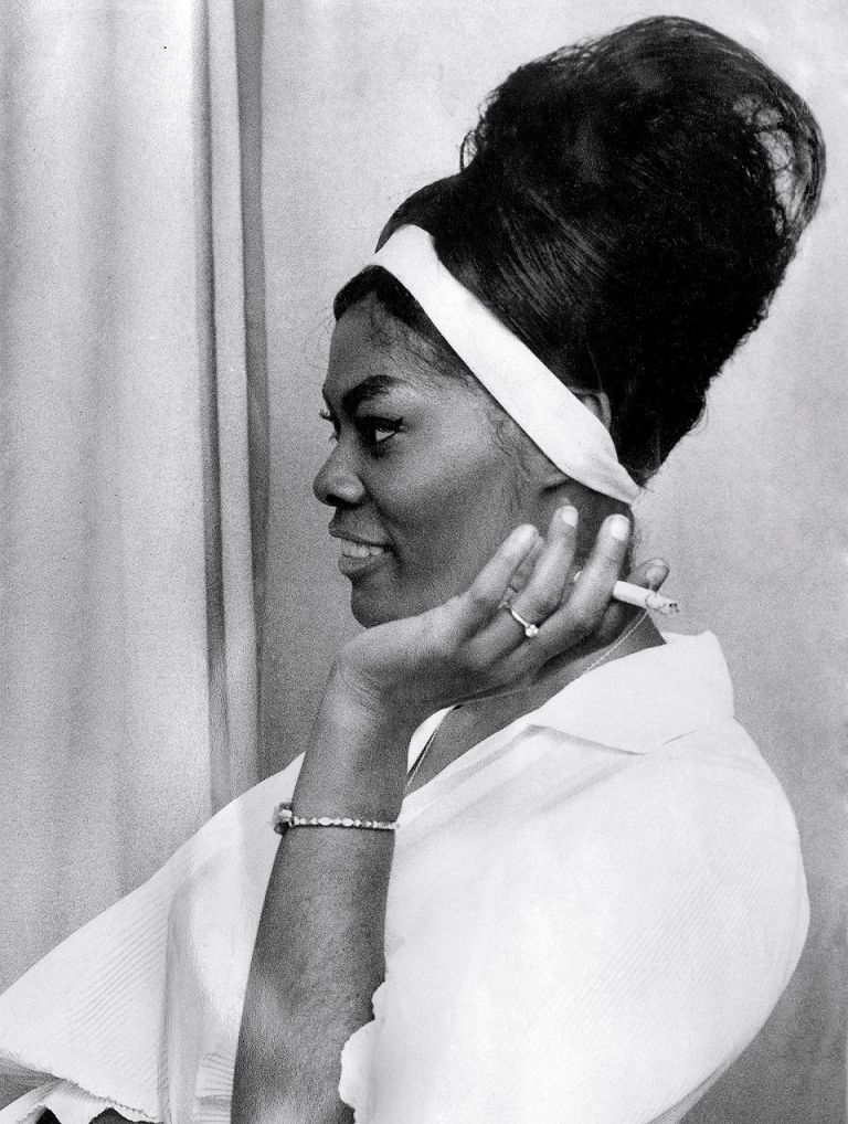 Dionne Warwick "(There's) Always Something There To Remind Me" Give Me Five